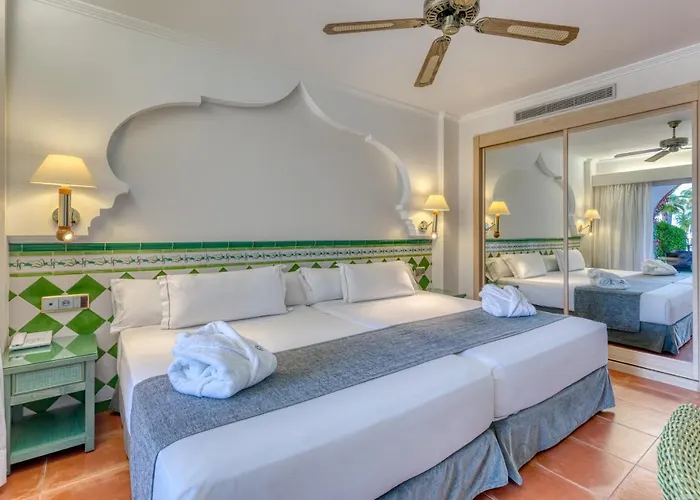 Hotel Playacalida 4*